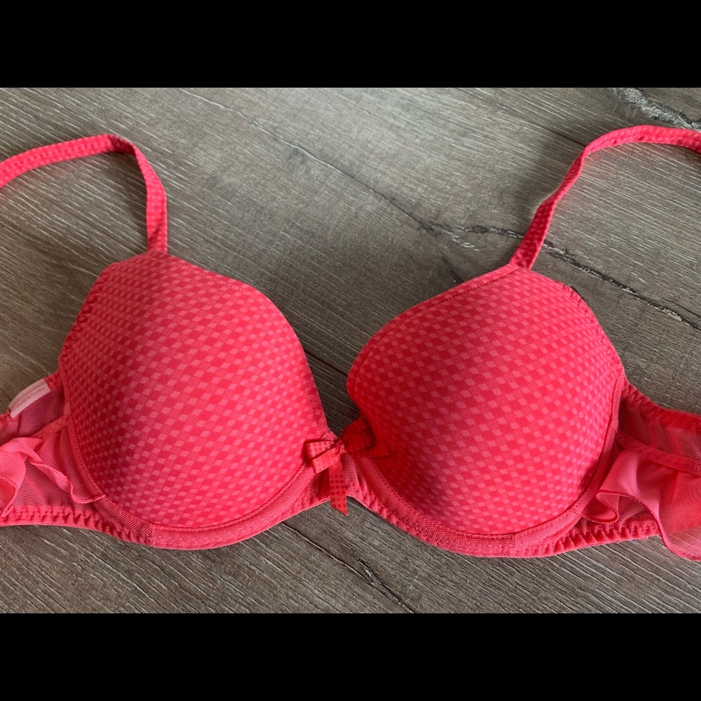 Red Ruffle Trim Marie Jo Bra 32C